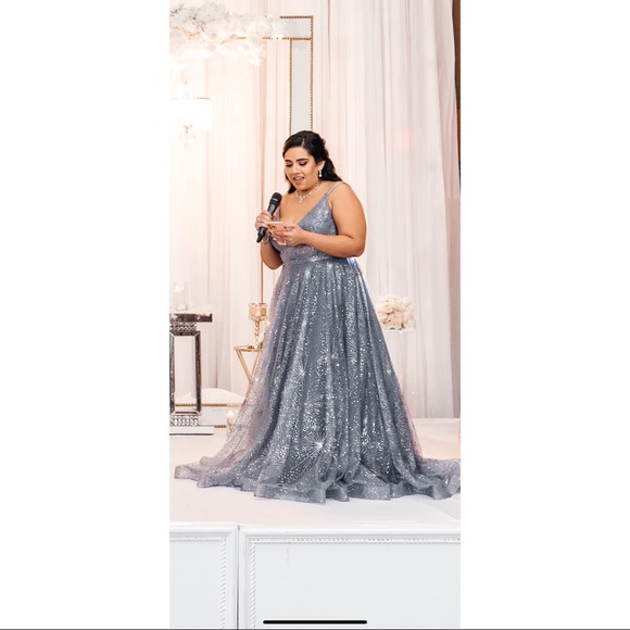 Camillie La Vie Grey/silver sequin ball gown SIZE 14 - Picture 3 of 3